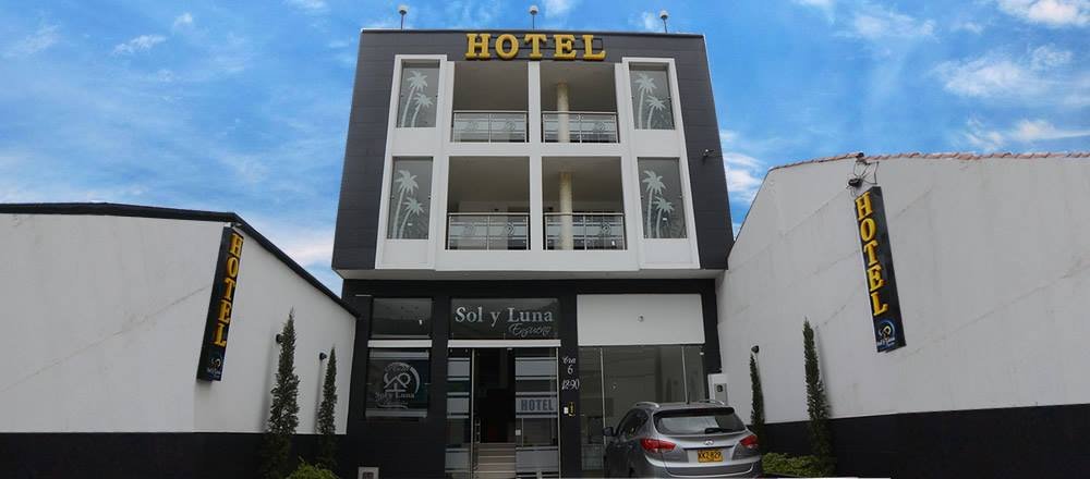 Fachada del Hotel Sol y Luna en Piedecuesta, Santander